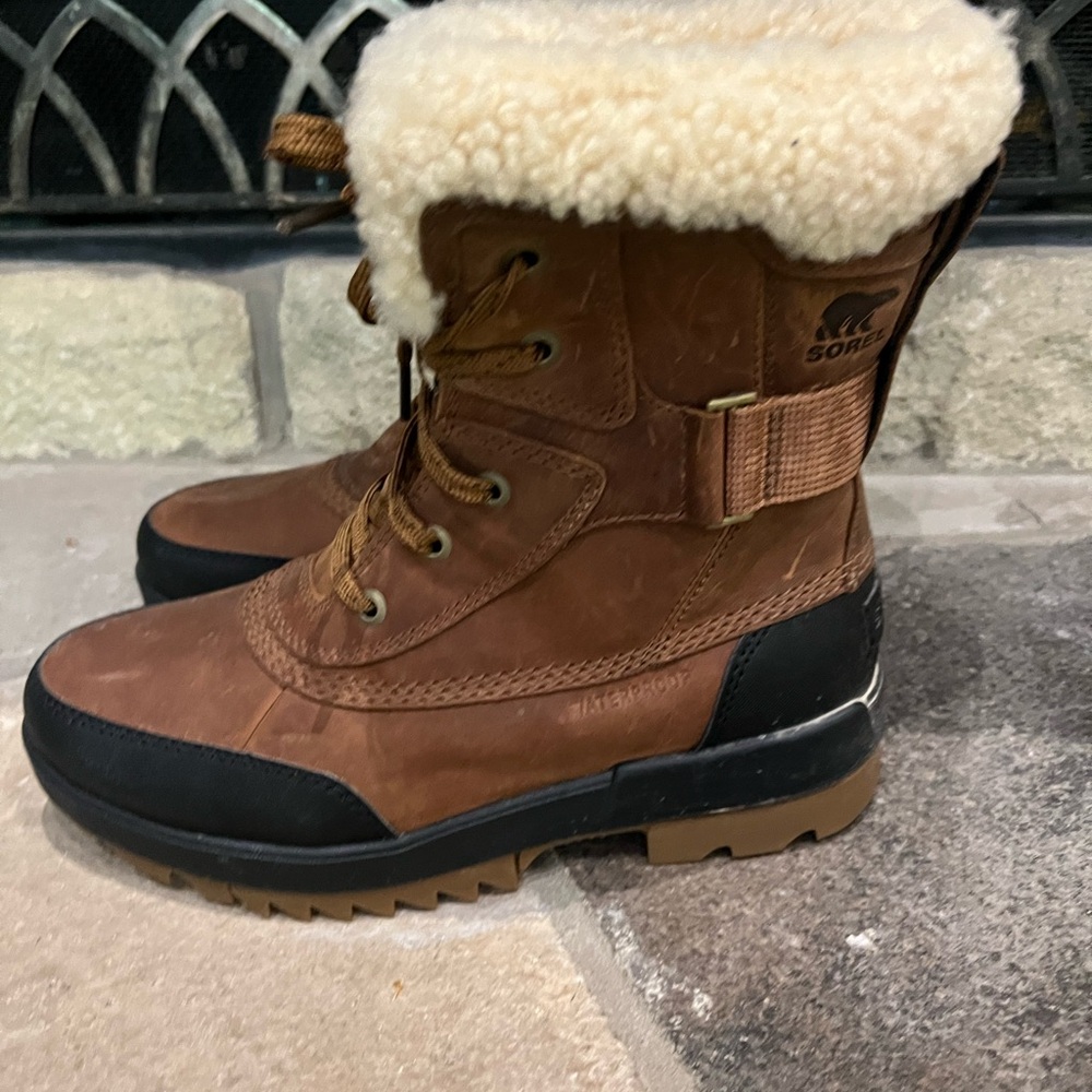 Sorel Womens Brown and Black Winter Boots.. SOLD
